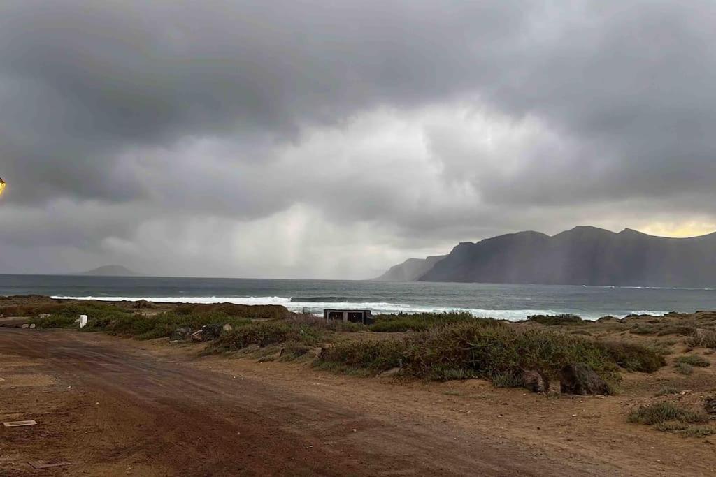 Famara, Apto. En Zona Tranquila A 200M Del Mar. Lägenhet Exteriör bild